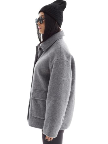 Короткая шерстяная куртка-пальто в сером цвете