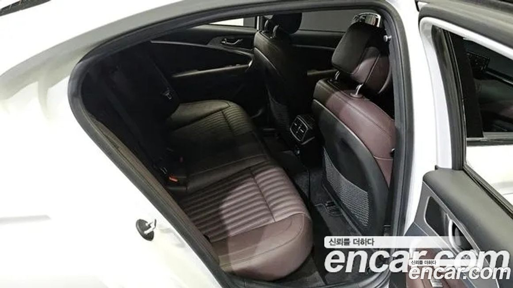 Genesis The New G70 Бензин 2.0T 2WD (06.2021)