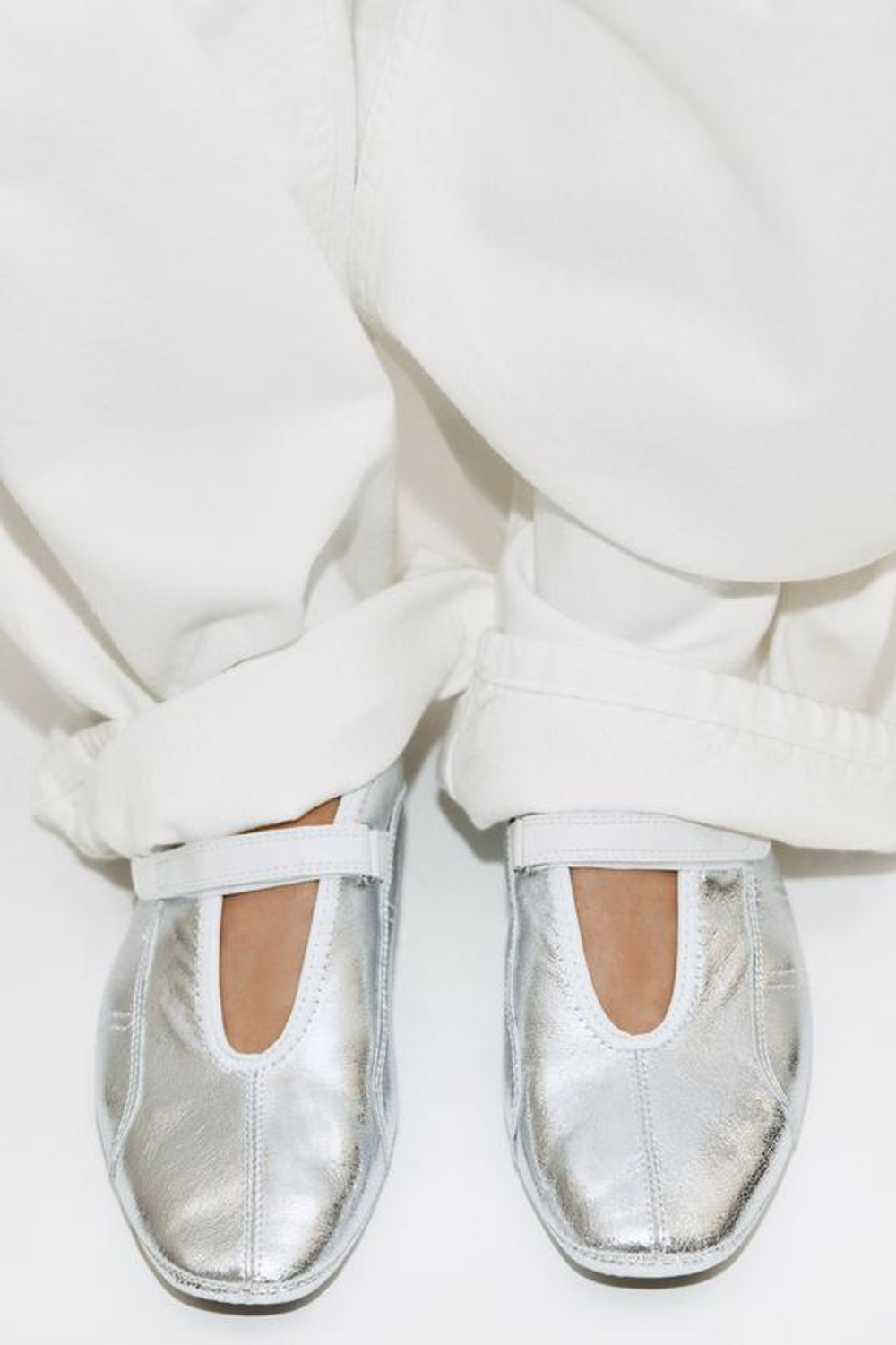 ZARA СПОРТИВНЫЕ КОЖАНЫЕ БАЛЕТКИ С ЭФФЕКТОМ МЕТАЛЛИК, СЕРЕБРИСТЫЙ