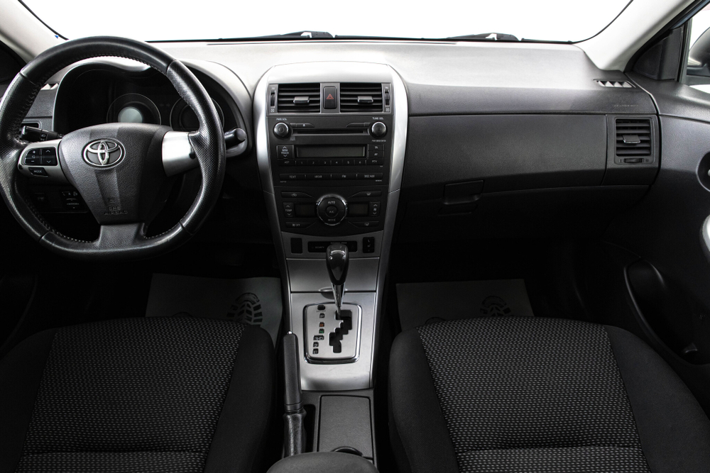 Toyota Corolla, 2011 год