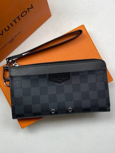 Клатч Louis Vuitton