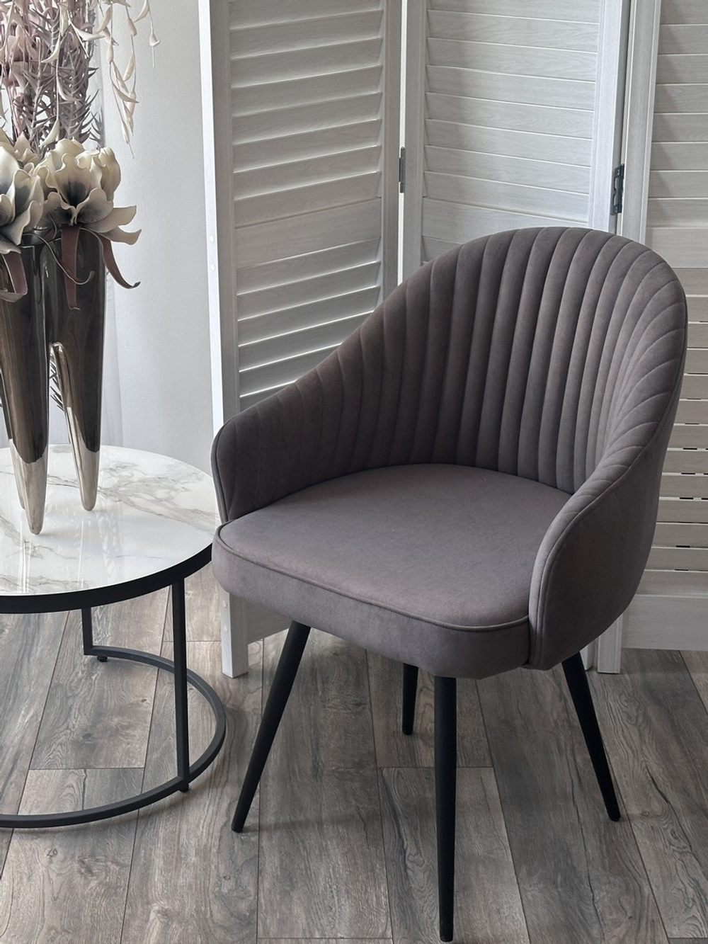 Стул ШЕЛЛ 360 град. поворот. B28 Темно-серый, велюр / черный каркас, М-City