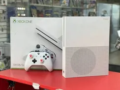 Игровая приставка XBOX One S 500GB S/N: 371846664048 (Б/У, с коробкой)