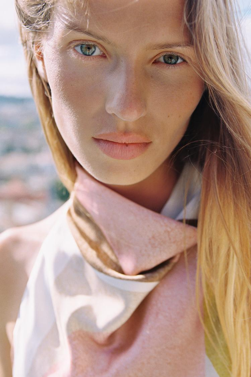 ZARA ТОП ИЗ ТКАНИ С ГЕОМЕТРИЧЕСКИМ ПРИНТОМ С ГОРЛОВИНОЙ ХАЛТЕР, РАЗНОЦВЕТНЫЙ