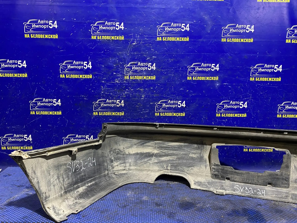 Бампер задний TOYOTA CAMRY 1993