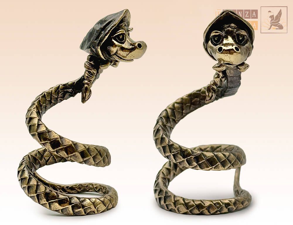 фигурка Змея в платке