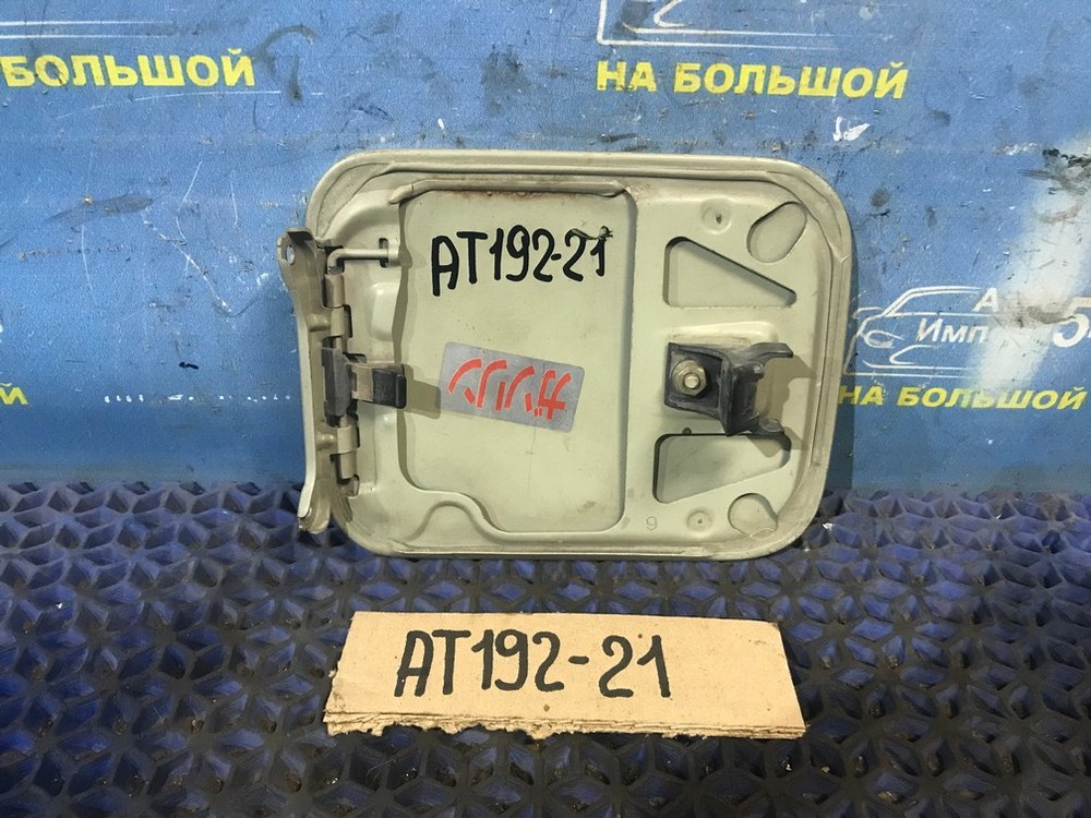 Лючок бензобака TOYOTA CARINA 1994