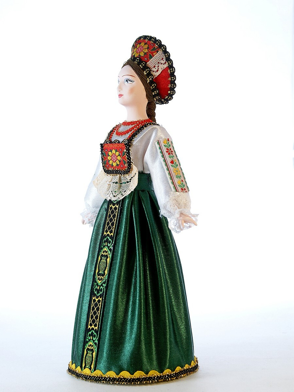 Кукла коллекционная в традиционном девичьем костюме