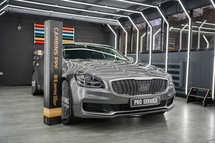 KIA оклейка в цветной полиуретан Carbins Color PPF Nubela Grey CP-AMG смена цвета и защита кузова