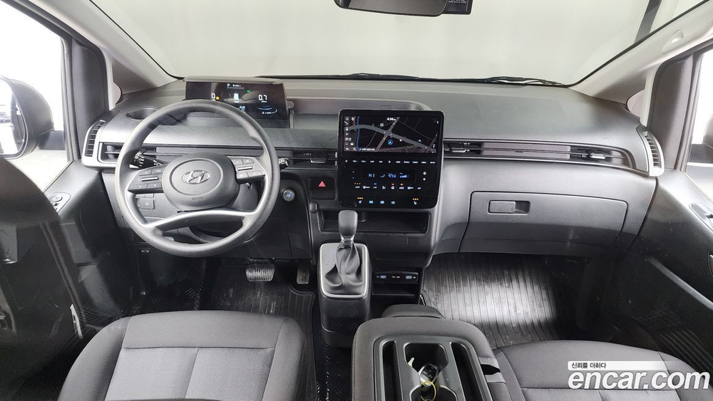 Hyundai Staria Cargo 3-х местный (03.2023)