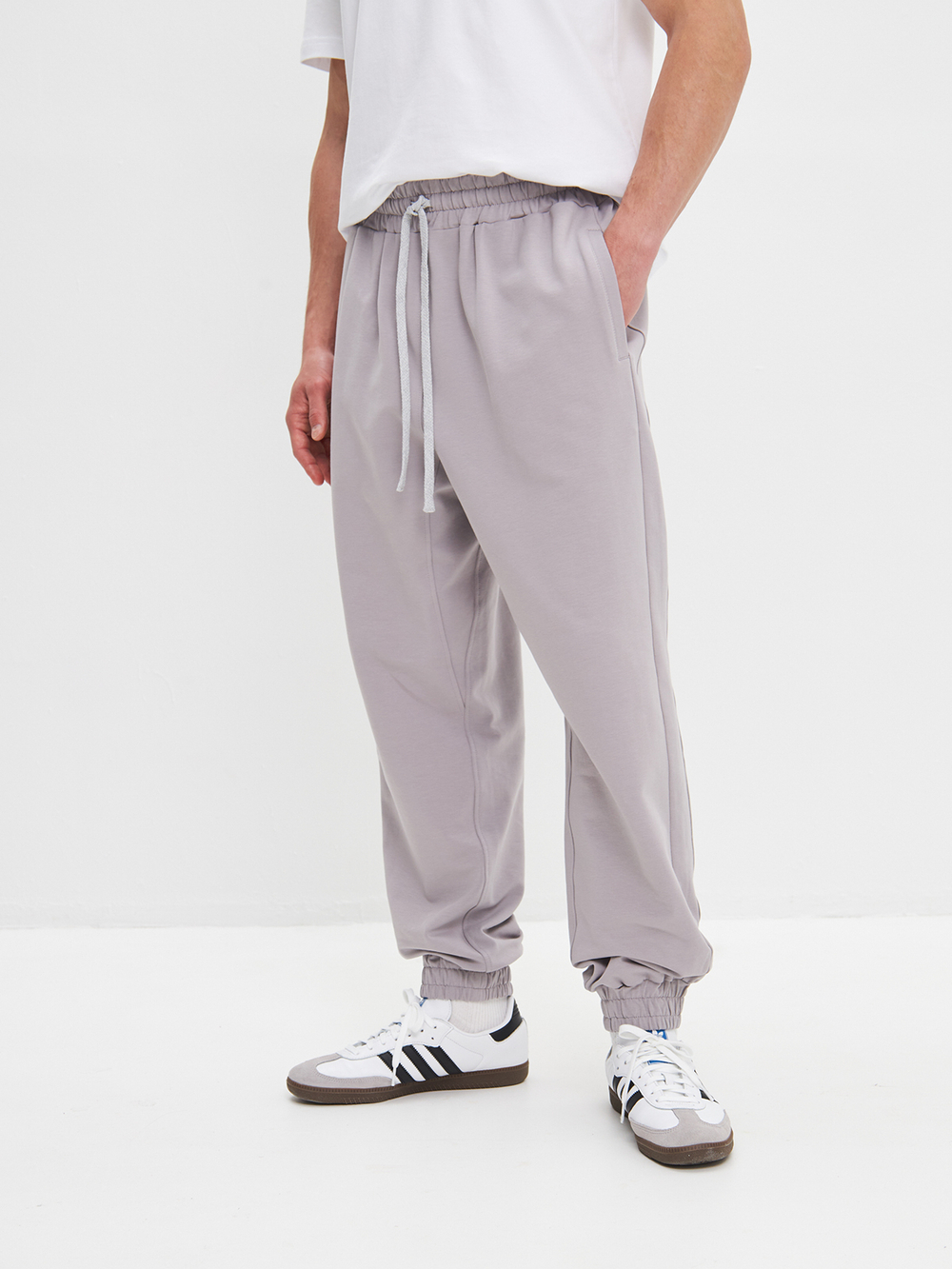 Брюки спортивные свободные с утяжкой на талии