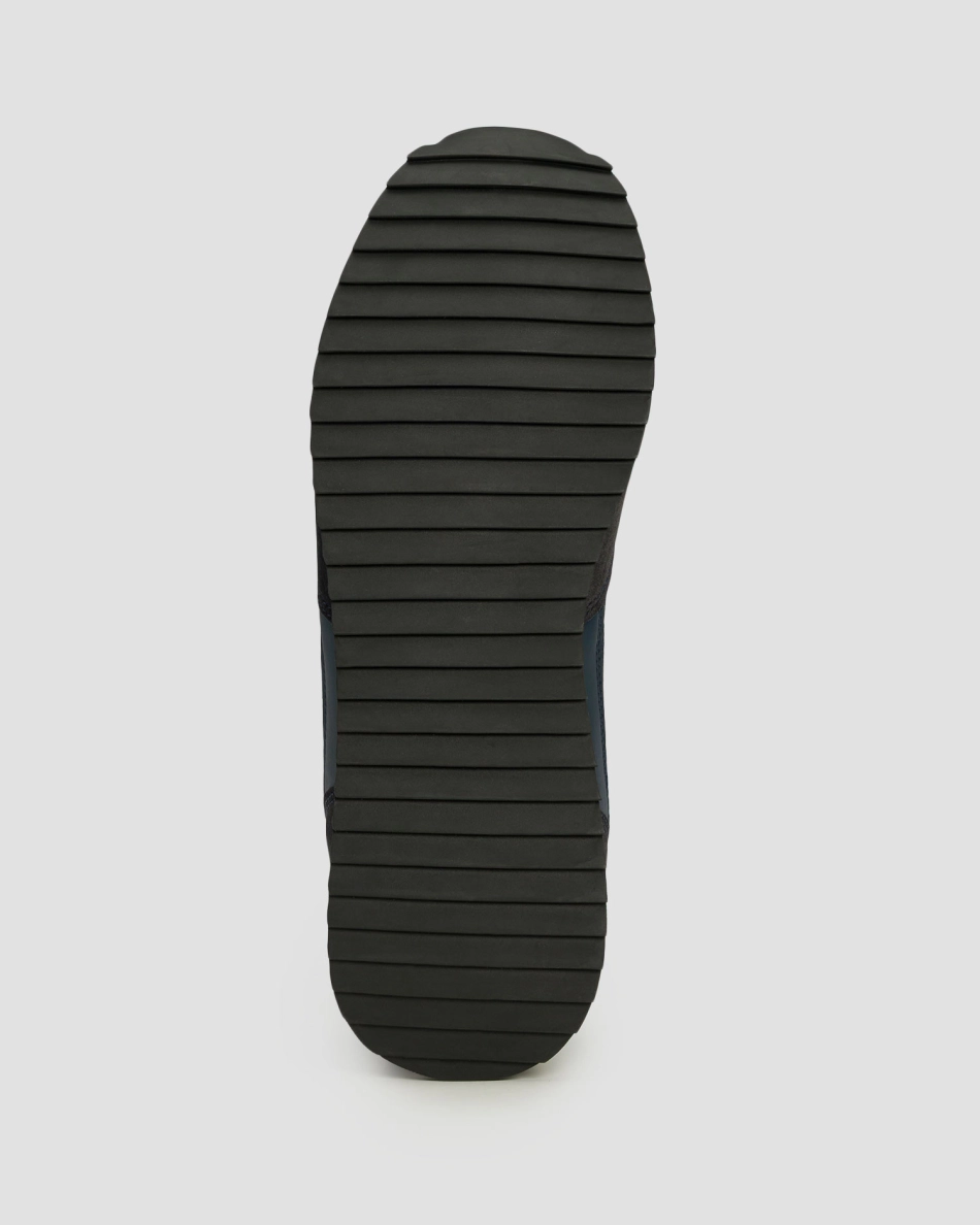 Кроссовки из текстиля