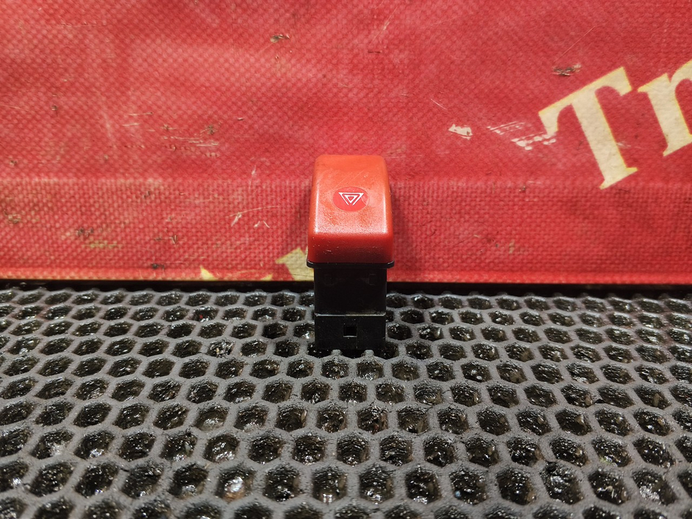 Кнопка аварийной сигнализации