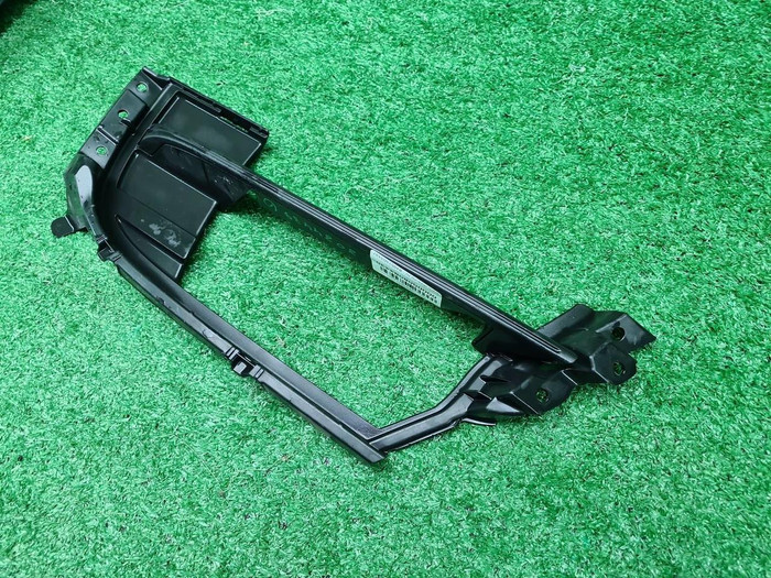 Решетка перед. бампера Porsche Panamera 971 20-24