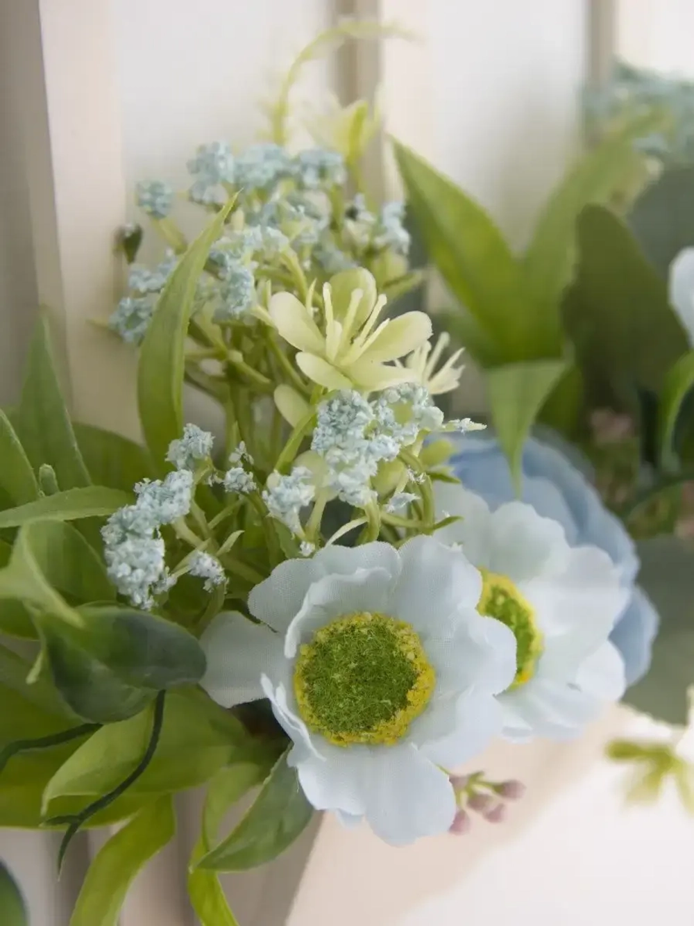 Панно на стену для интерьера "Окно с цветами"