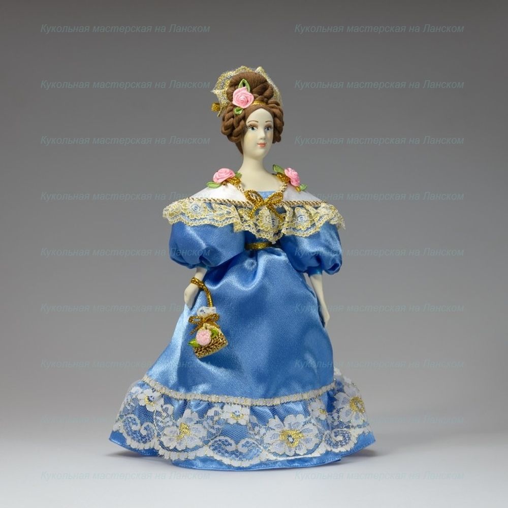 Сувенирная кукла в нарядном платье 19 века