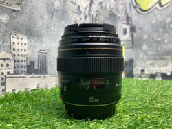 Canon EF 85mm 1.8 USM