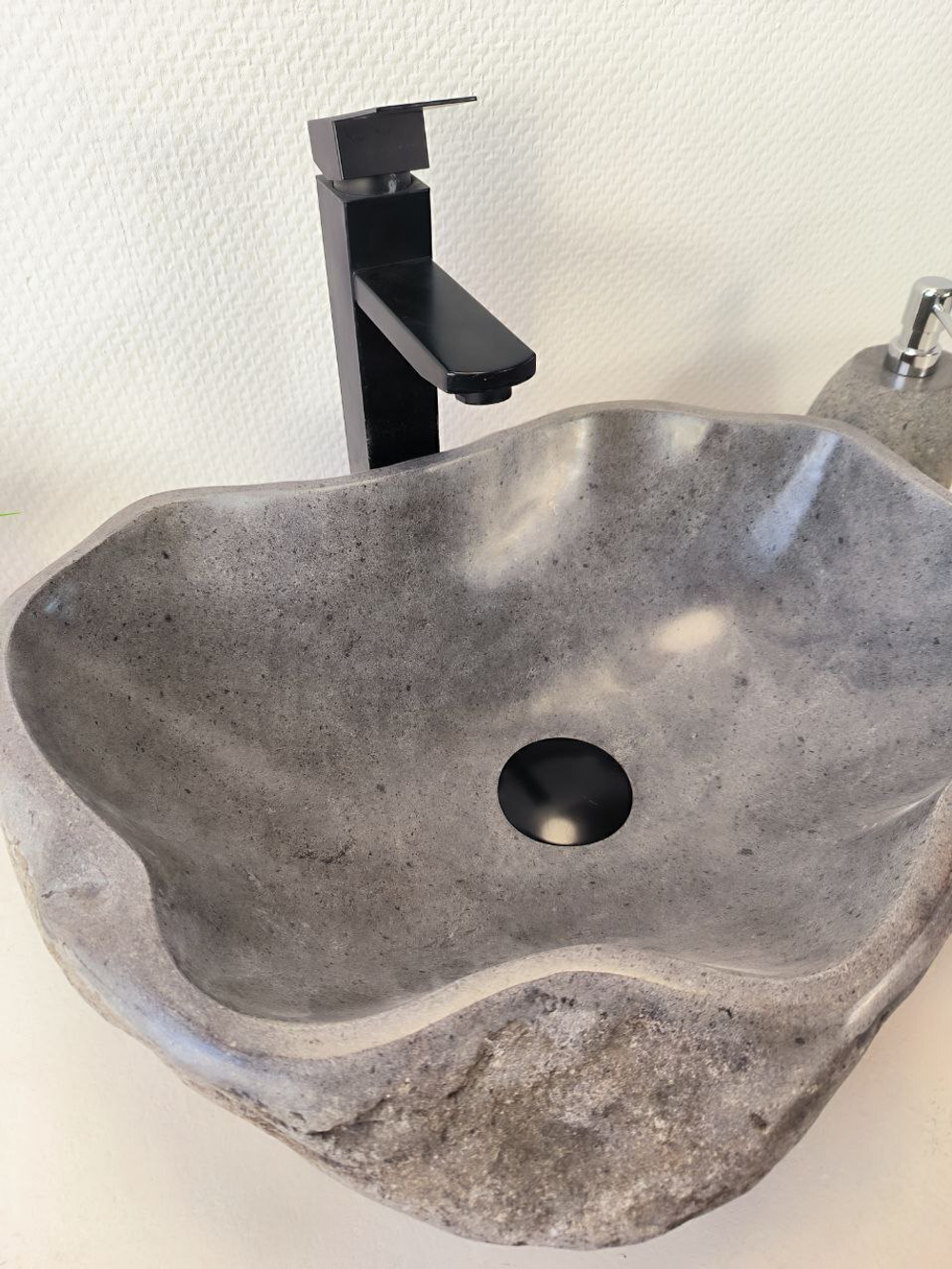 Раковина из речного камня RS-65969 45х36х15 из натурального камня