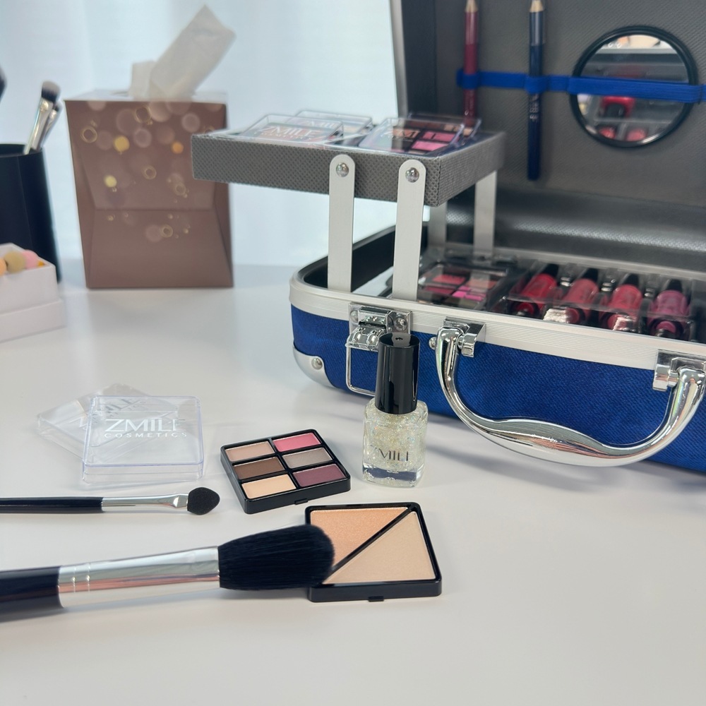 ZMILE COSMETICS Traveller Blue - Косметический набор, 0