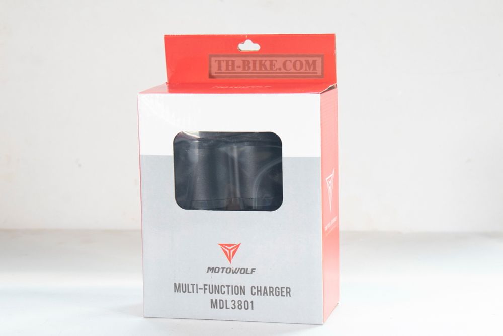 USB charger, 2in1, Cigarette lighter with 2 USB slots. Fast charge. Voltmeter Handlebar/10mm Mirror mount. Motowolf