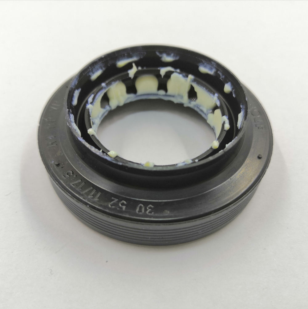 Сальник бака 30x52x11/17.5 + смазка стиральной машины Candy, Hoover, Zerowatt (41034898)