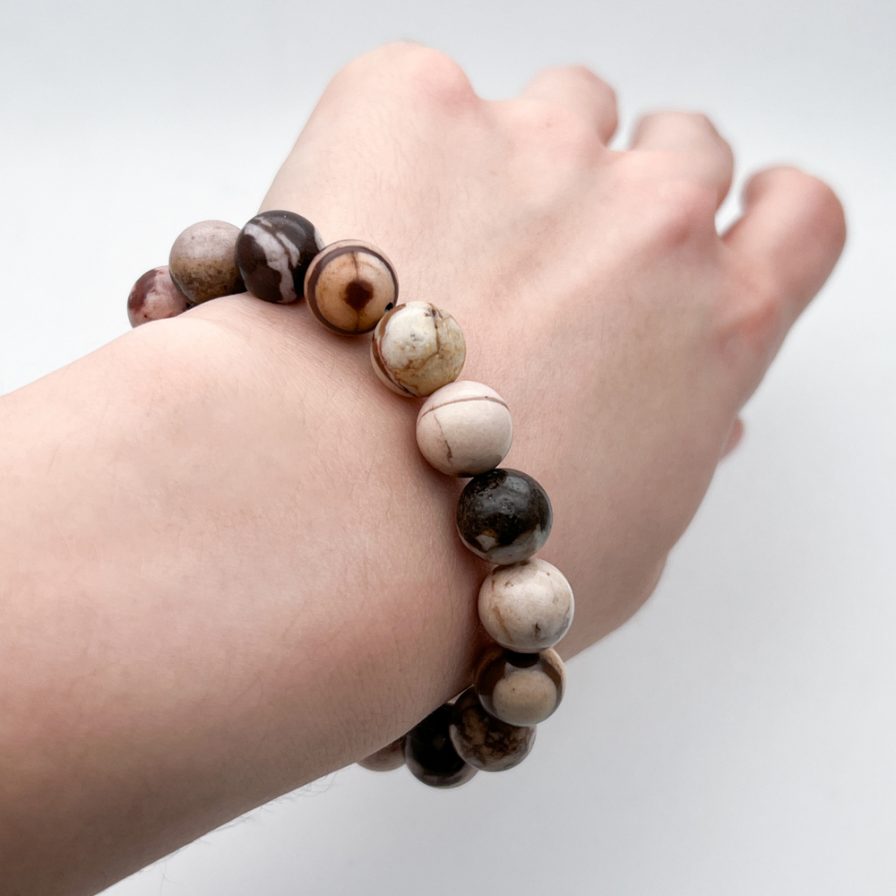 Браслет, "яшма кофейная" (халцедон), диаметр бусин 10 мм, размер 17 см