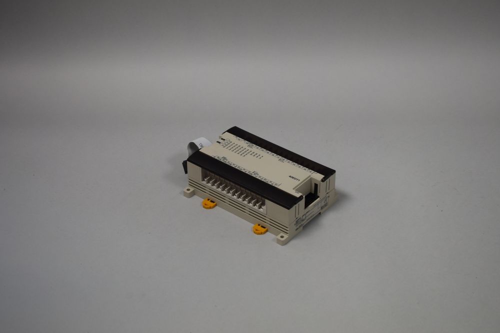 OMRON CPM1A-40EDT1