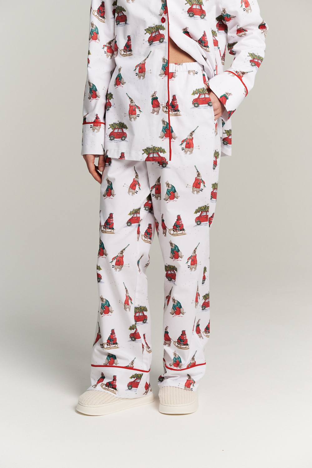 Костюм двойка из сатина с зайками - размер S-M