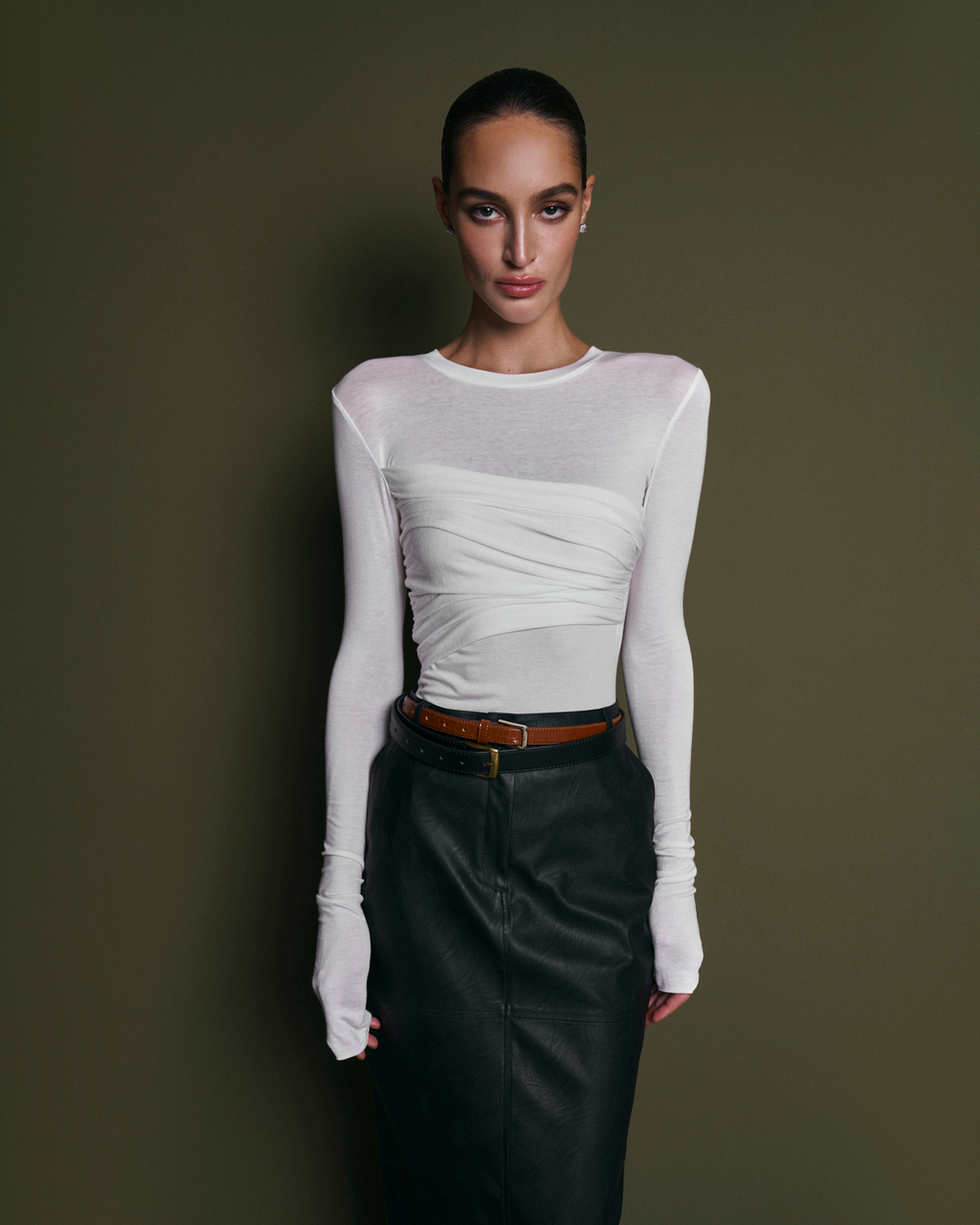 “Silhouette” Лонгслив с драпировкой на груди