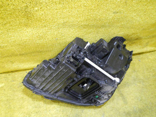 Битая Фара правая Mercedes E W213 (2016-2021) LED