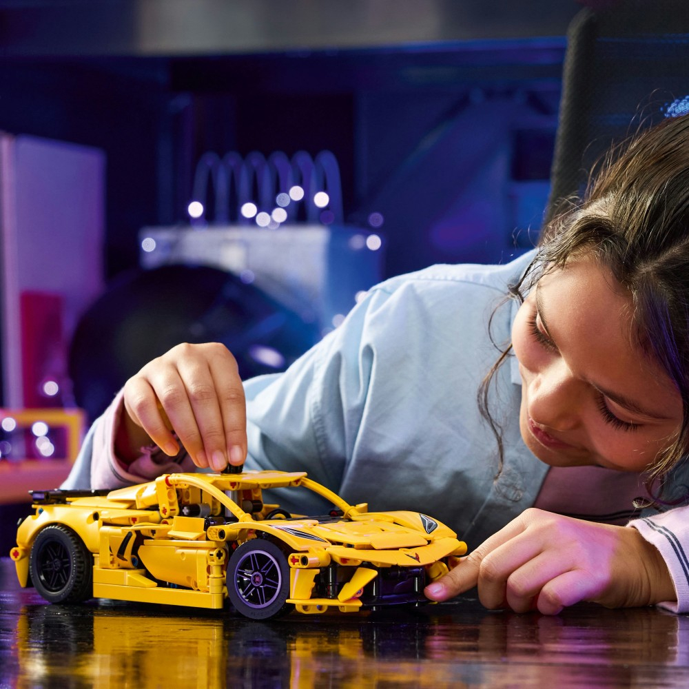 LEGO Technic - Chevrolet Corvette Stingray 42205 => LEGO Technic - Chevrolet Corvette Stingray 42205
