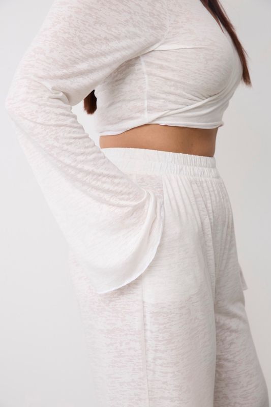 Костюм из тонкого трикотажа, молочный