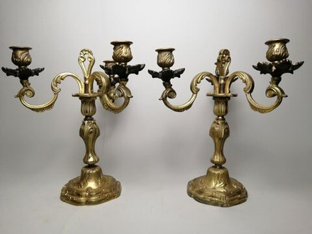 Пара бронзовых подсвечников