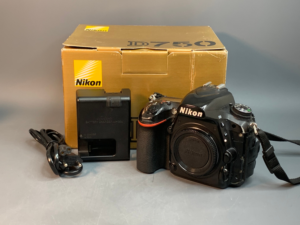 Nikon D750 777.000 кадров