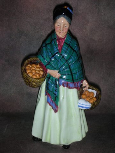 Статуэтка. Фарфор. Дама с апельсинами. Royal Doulton. Англия