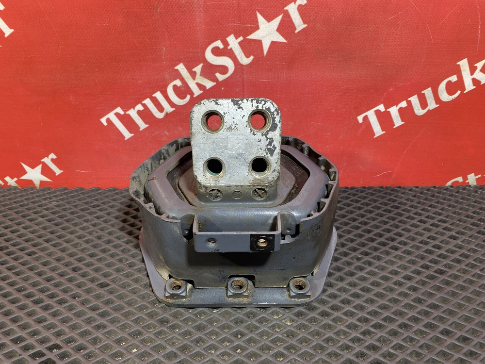 Подушка двигателя задняя