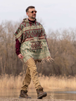 Пончо шерстяное с орнаментом