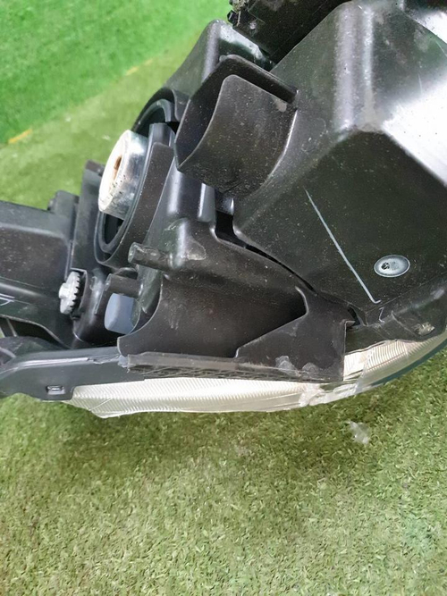 Битая Фара левая Suzuki Vitara 2 (2014-2019) галоген