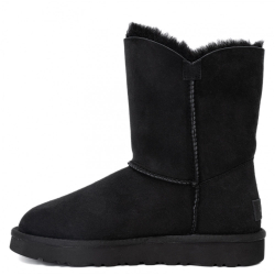 UGG Bailey Zip Short Black