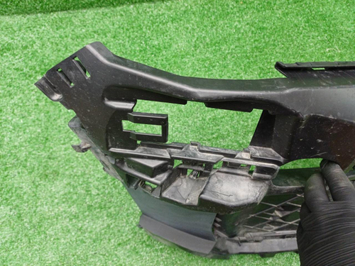 Кронштейн переднего бампера RH BMW 7er G11 (19-22)