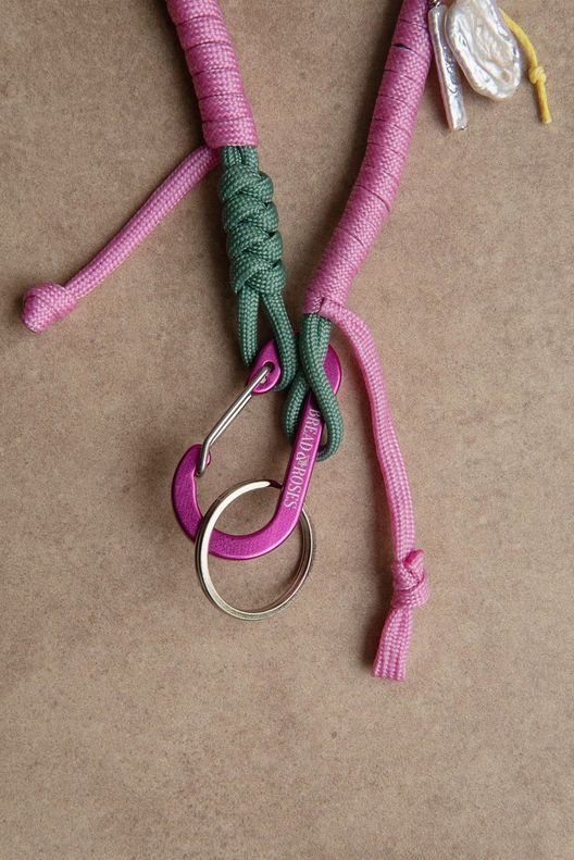 Шнурок на запястье Голубка / Bread&Roses