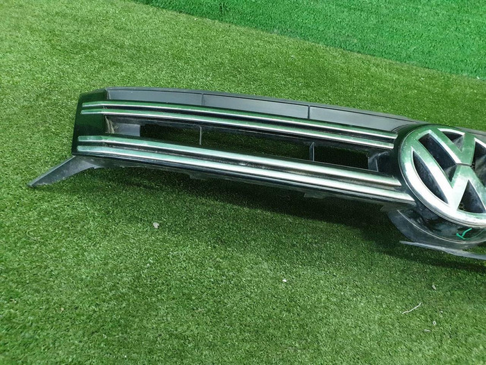 Решетка радиатора VW Tiguan 1 (2011-2018)