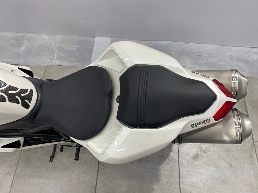 Ducati 1198 041598