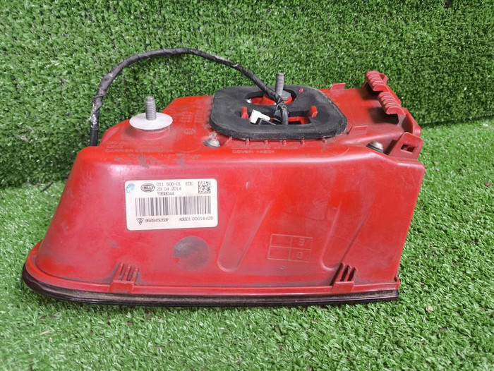 Фонарь левый внутренний Porsche Macan 95b (14-18)