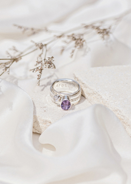Кольцо «Мозаик» с овальным аметистом и сердечком белый циркон
