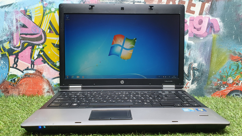 Ноутбук HP i3/4Gb