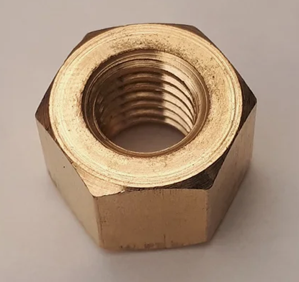 Гайка 10х1.50 приемной трубы  Волга ключ 17 (латунь)высокая, (уп10/20шт)