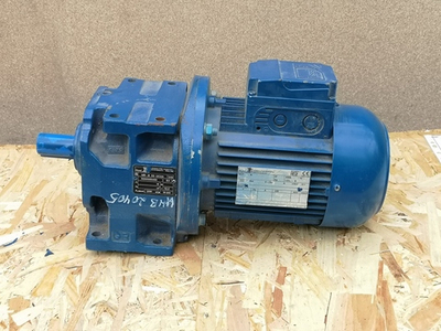 Мотор редуктор соосный двухступенчатый ROSSI MR 2I 50 UС2A 313 c электродвигателем HB2 80B 4 B5 0.75 кВт