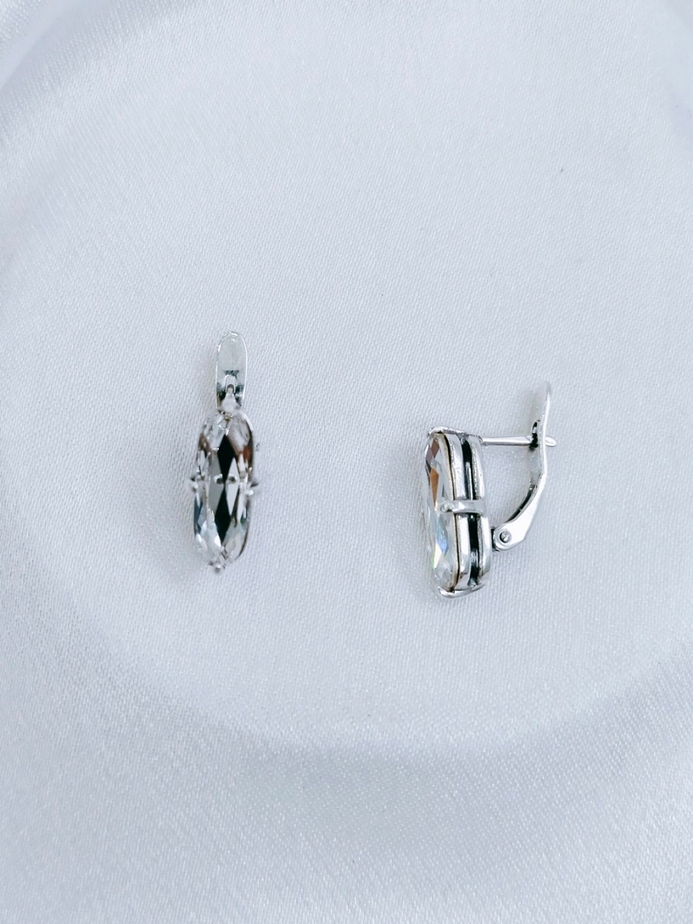 "Аула мод." серьги в серебряном покрытии из коллекции "Серебряная сказка" от Jenavi с английским замком