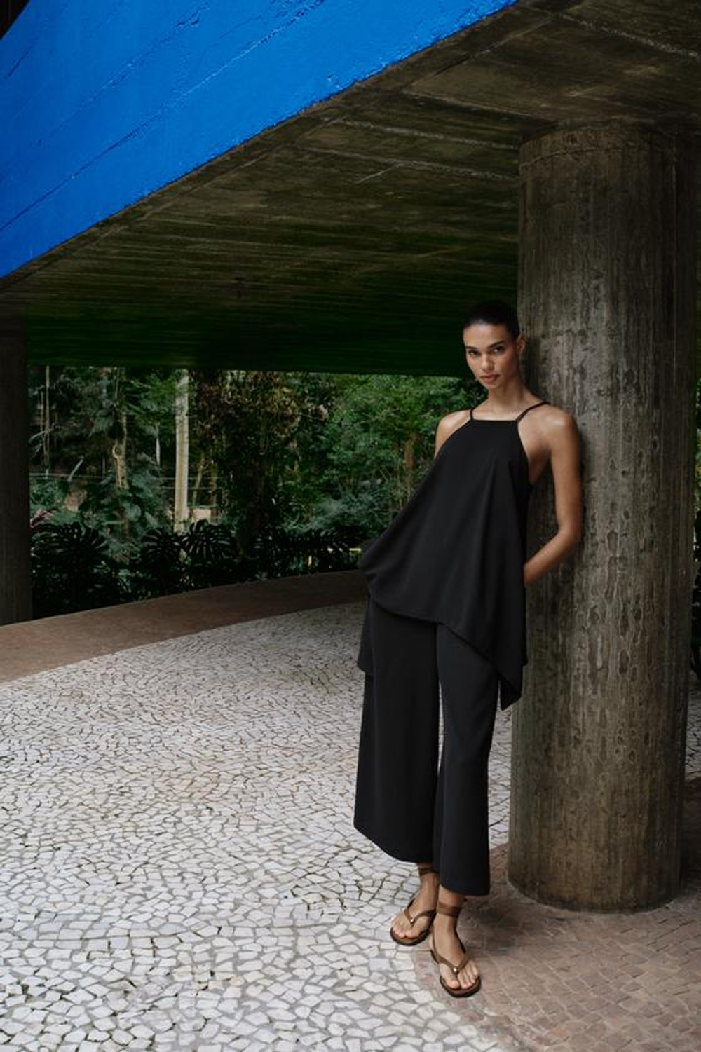 ZARA КОМБИНЕЗОН С ПЛЕТЕНЫМИ БРЕТЕЛЯМИ, ЧЕРНЫЙ